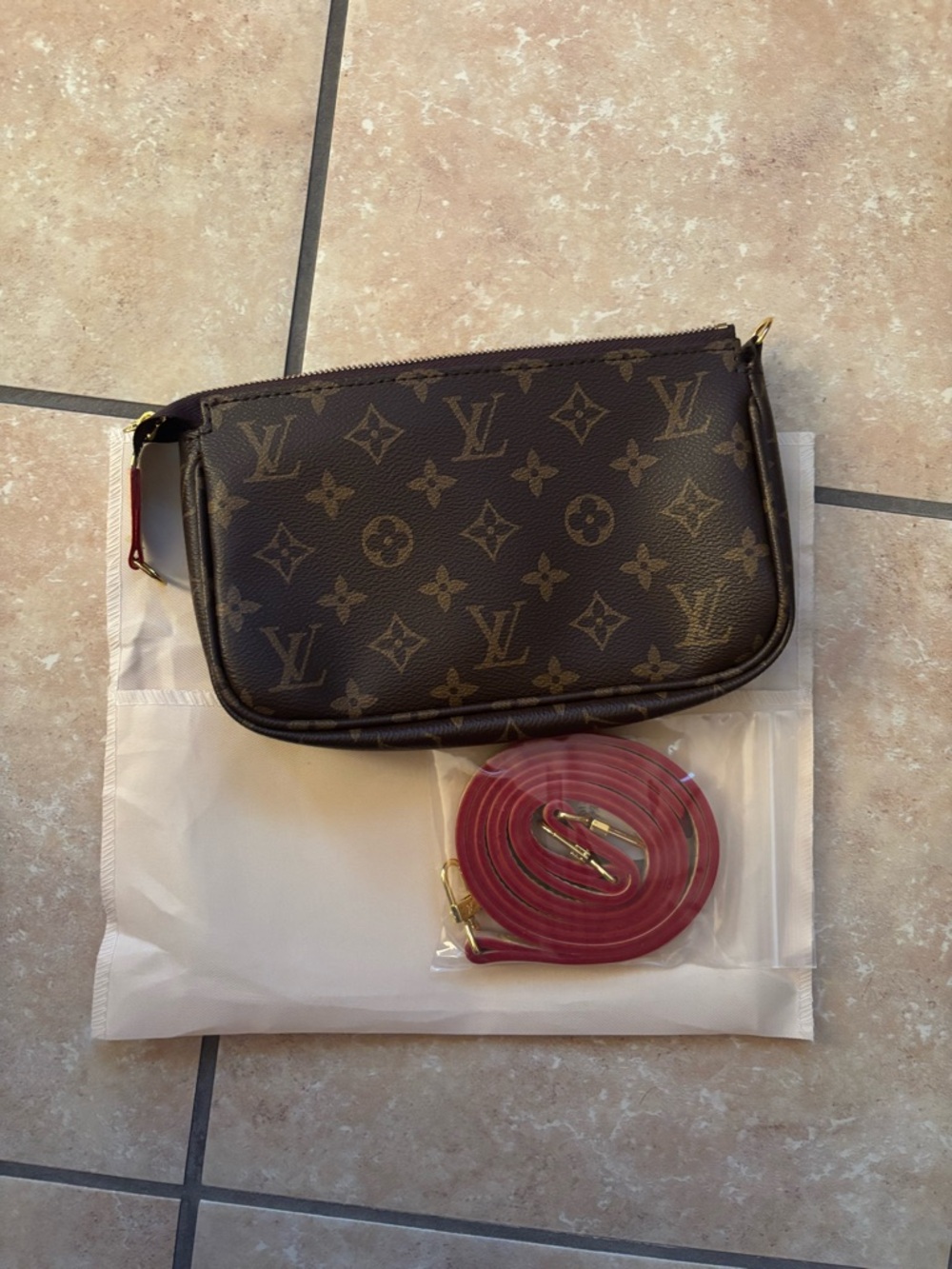 Pochette Accessoire in Brown & Red